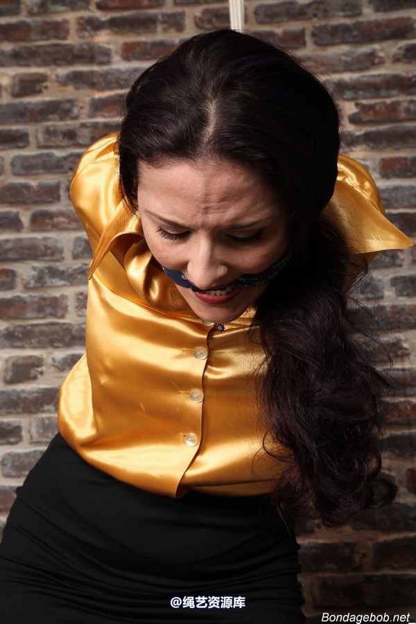 bondagebob - Caroline Pierce Taken to the garage 第 202 张图片