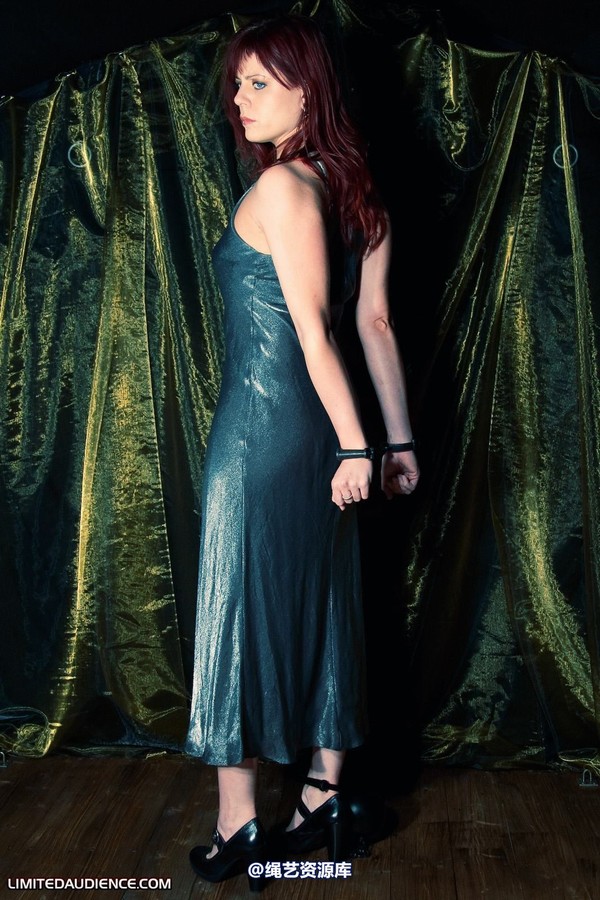 limitedaudience - 2010 scarlett in ball and chains 第 6 张图片