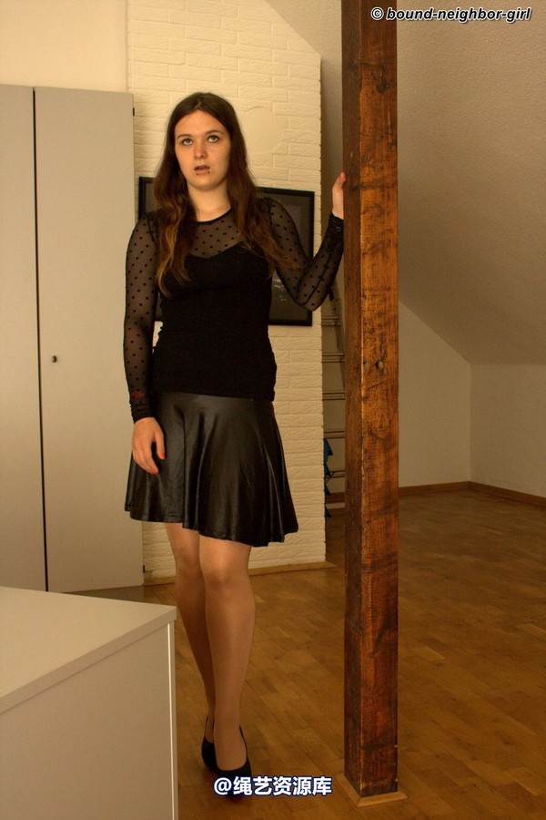 bound-neighbor-girl - Guest Romy - For the first time tied up in the office 2 第 4 张图片