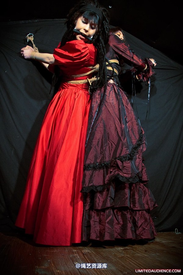 limitedaudience - 2010 catya lex eleven in the dungeon 2 第 2 张图片