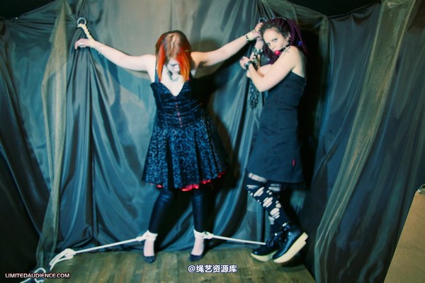 limitedaudience - 2011 beckykat six tied and chained 第 6 张图片