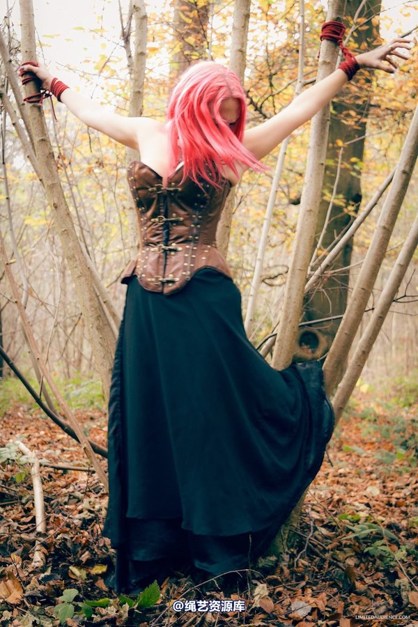 limitedaudience - 2014 elyssia hanging out in the woods 第 35 张图片