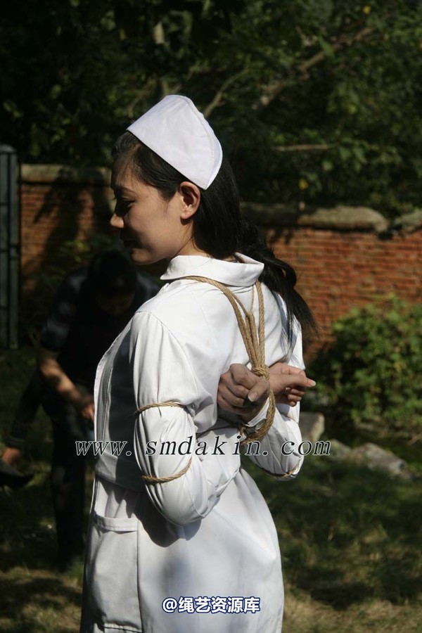 锐度主张 - 云若护士装五花绑模特：云若 第 34 张图片