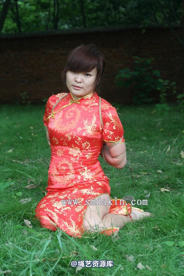 锐度主张 - 红旗袍模特：姗姗 第 3 张图片