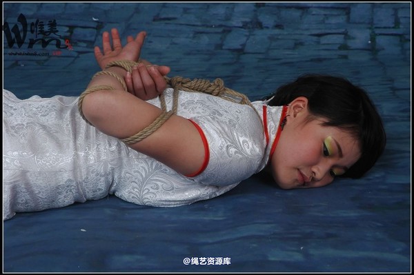 唯美之家 - 08-05-07新模特三 第 260 张图片
