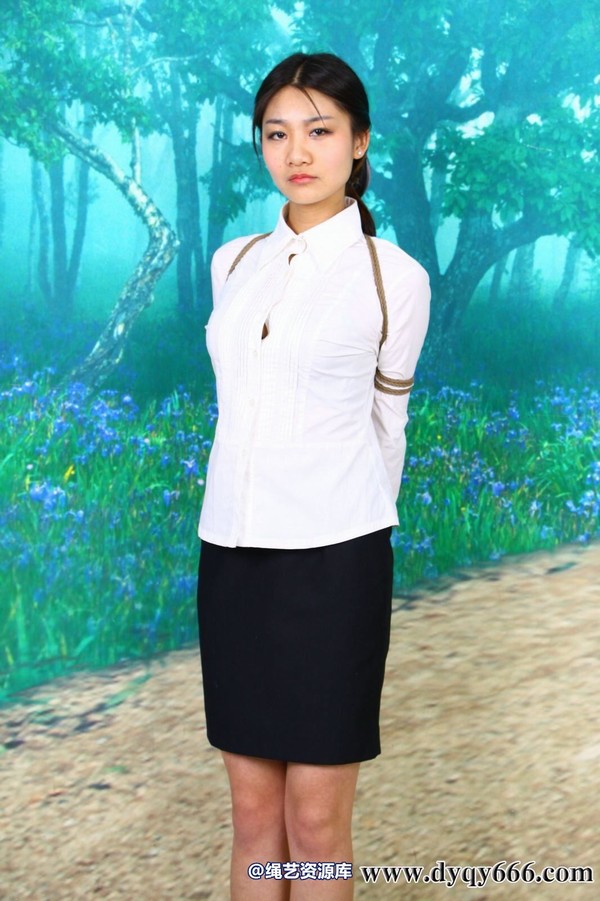 典雅倩影 - 509-押解女白领哓哓 第 5 张图片