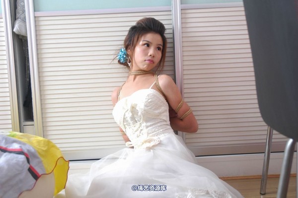 唯美之家 - 丽莎婚纱捆绑2010-7-8 第 30 张图片