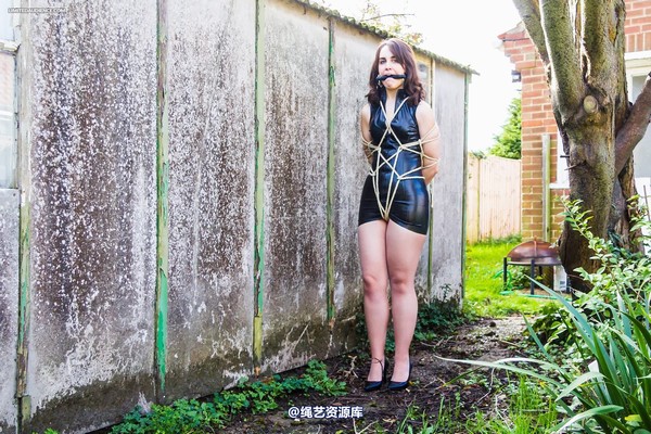 limitedaudience - 2014 freya roped in latex 第 1 张图片
