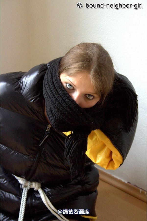bound-neighbor-girl - Tanja tied in winter jacket 第 45 张图片