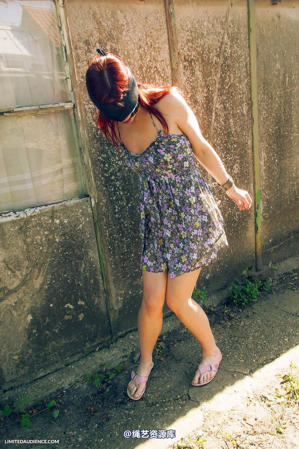 limitedaudience - 2013 scarlett blindfolded walk 第 19 张图片