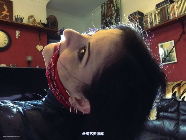 limitedaudience - 2015 caroline pierce spread and kneeling 第 40 张图片