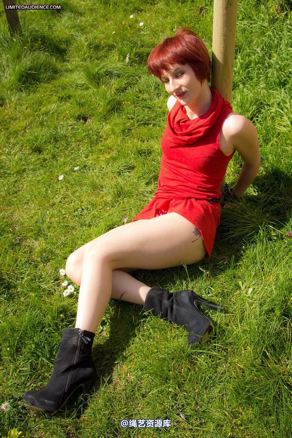 limitedaudience - 2012 madison rouge chained to pole 2 第 3 张图片