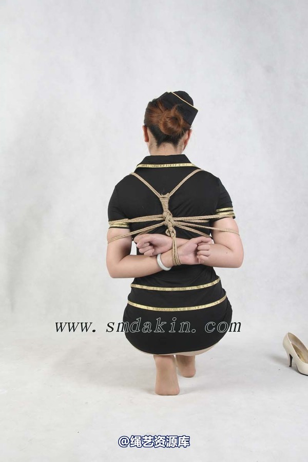 锐度主张 - 情趣警服捆绑模特：嗨嗨 第 7 张图片