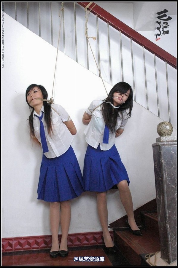 唯美之家 - 2008-09-24制服群绑 第 56 张图片