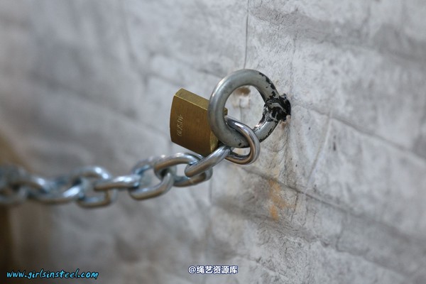 girlsinsteel - Heavy cuffed and gagged to the wall 第 57 张图片