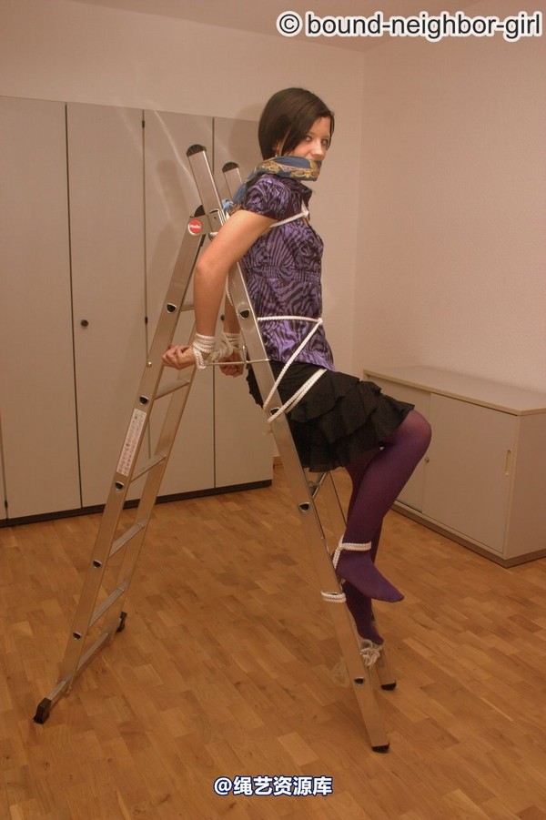 bound-neighbor-girl - Melina in bondage games in the office part 3 第 34 张图片