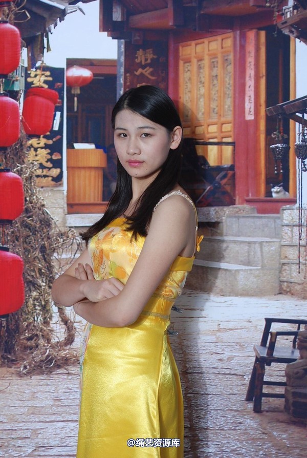 唯美之家 - 新模萧萧黄礼服 第 154 张图片