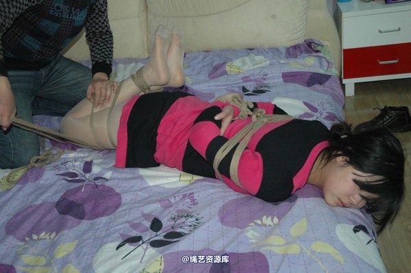 唯美之家 - 2010-12-29雪儿挣扎逃脱。 第 88 张图片