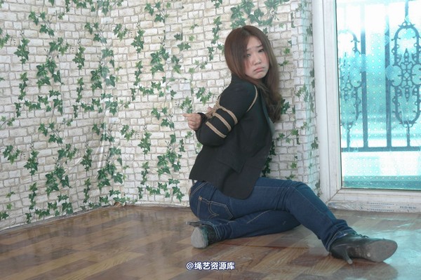 唯美之家 - 黑色西装 第 83 张图片