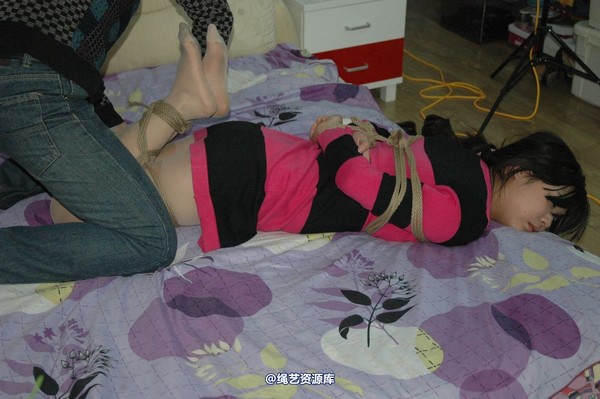 唯美之家 - 2010-12-29雪儿挣扎逃脱。 第 96 张图片