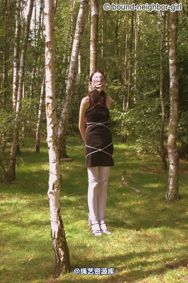 bound-neighbor-girl - Tanja - Tied up in the forest 2 第 42 张图片