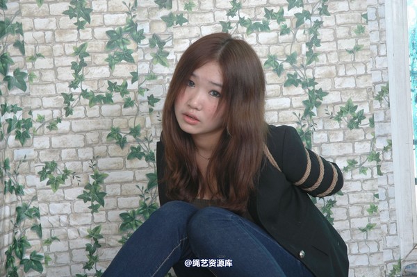唯美之家 - 黑色西装 第 4 张图片