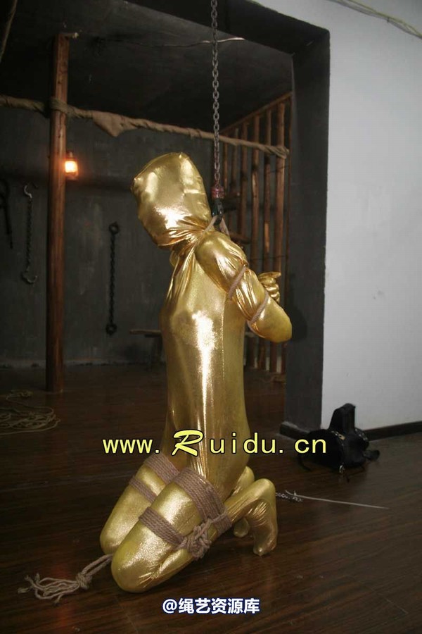 锐度主张 - 20070921第34期 影片胶衣紧缚悬吊图片 第 52 张图片