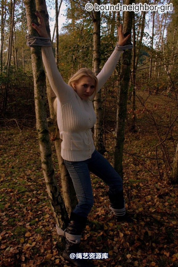 bound-neighbor-girl - Bambi - Tied up in the autumn woods Part 2 第 19 张图片