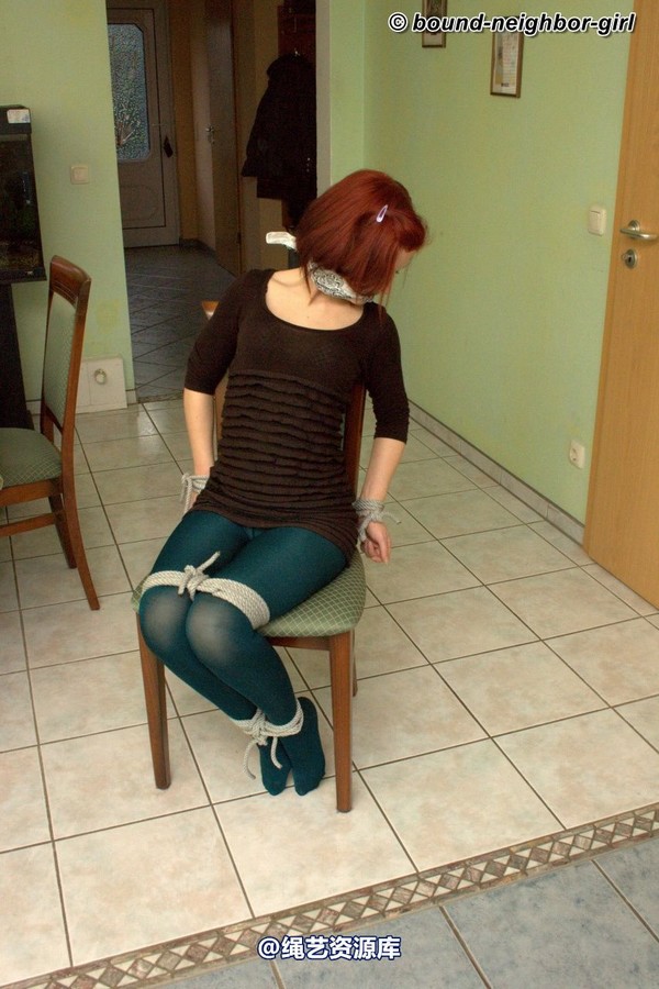 bound-neighbor-girl - Melina - Tied at home 2 第 7 张图片