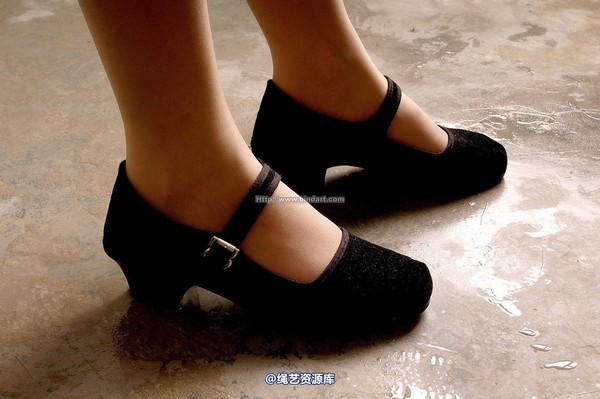 丽柜美束 - 2005-08-25 第 24 张图片