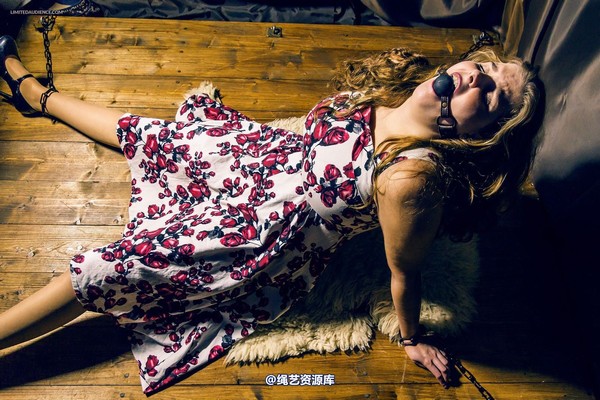 limitedaudience - 2015 alais peach spread and chained 第 36 张图片