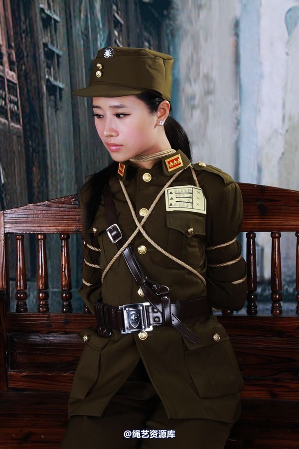 神艺缘 - 235-美式女制服 第 37 张图片