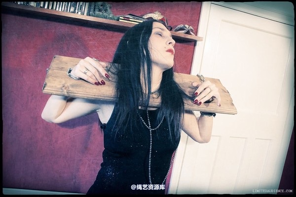 limitedaudience - 2013 elyssia in stocks 2 第 7 张图片