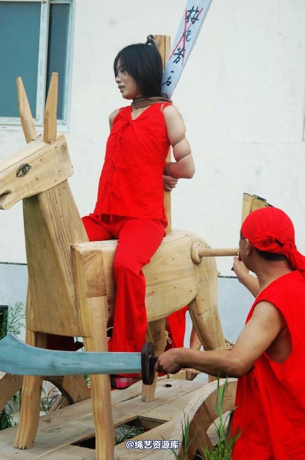 mj影视 - 血的代价-红罪衣刑场木驴斩－梅晓芳2013-08-26 第 19 张图片