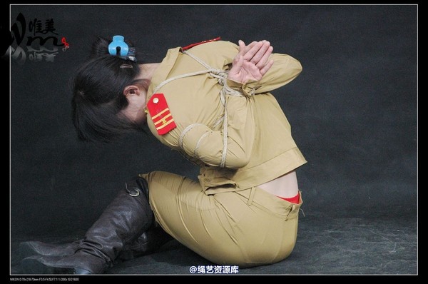唯美之家 - 2008-08-06水柔军装 第 228 张图片