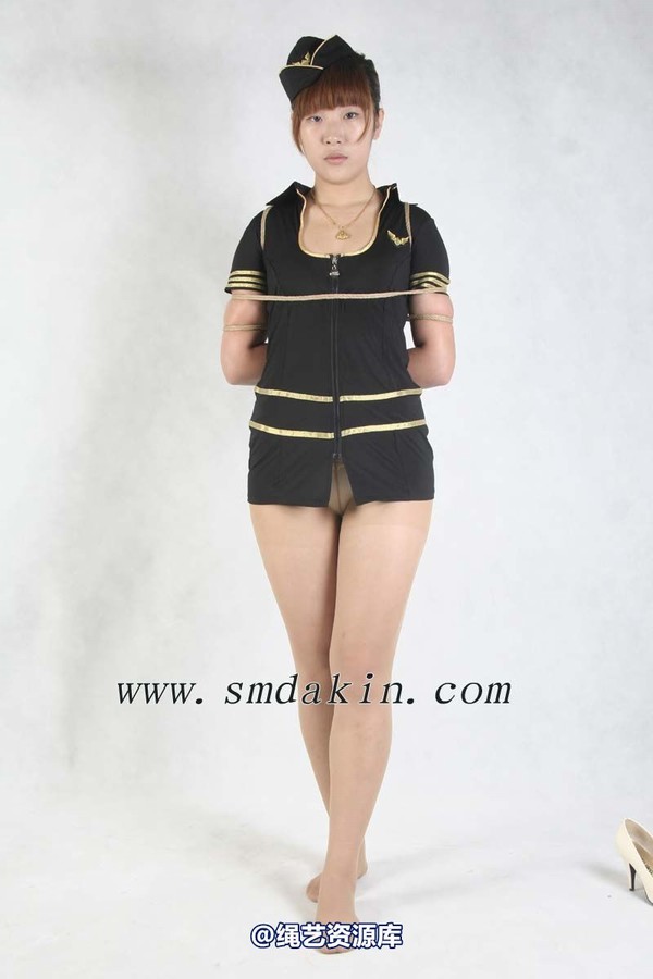 锐度主张 - 情趣警服捆绑模特：嗨嗨 第 3 张图片