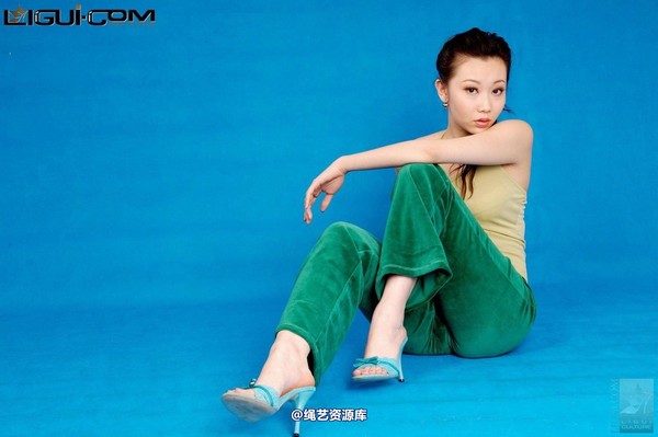 丽柜美束 - 2008-11-07 露露 6 第 34 张图片
