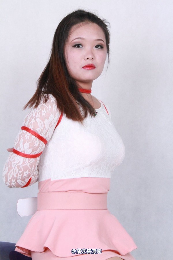 胜景山庄 - 194-美女体验绳艺 第 4 张图片