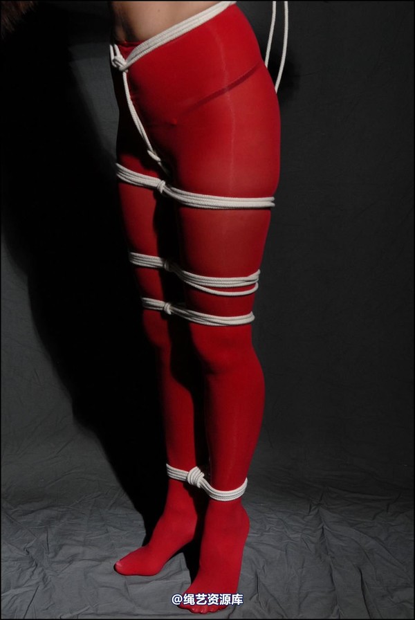 simplytied - Sophia in red 第 33 张图片