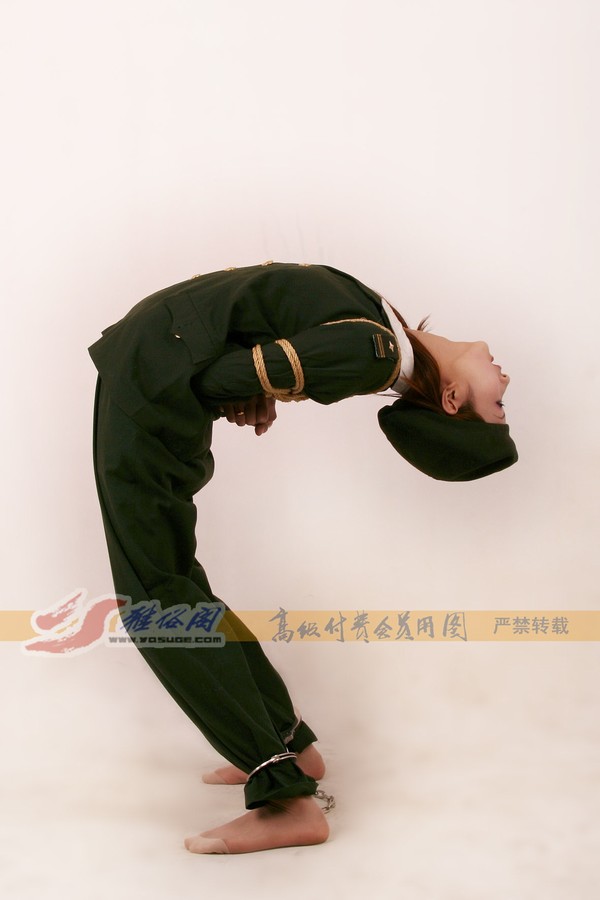 雅俗阁 - 20060407雪儿警服 第 108 张图片