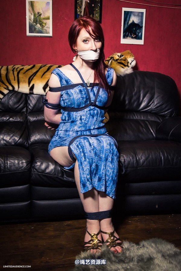 limitedaudience - 2013 syrah lee bound damsel 第 23 张图片