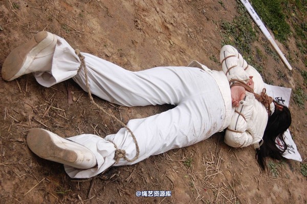 mj影视 - 安娜刑场2013-04-13 第 217 张图片