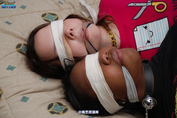 boundhotties - KITTY & JEWELS 2 第 10 张图片