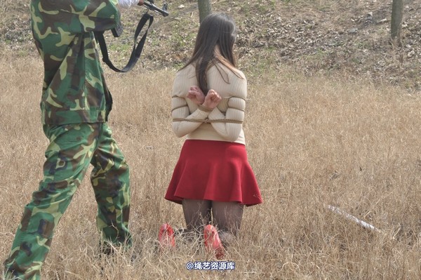 mj影视 - 车模梅晓雯 第 279 张图片