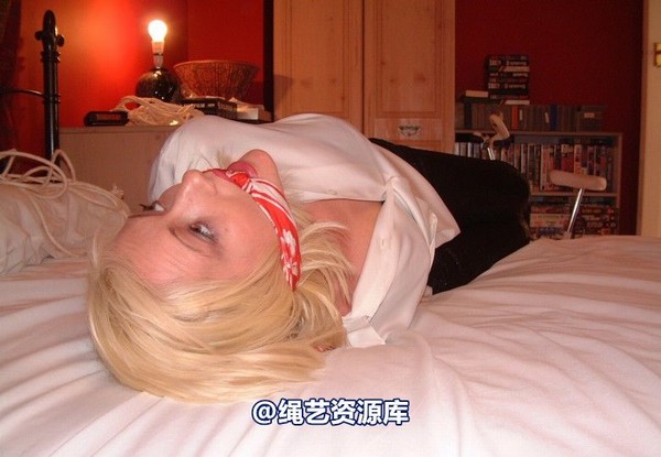 bondagebob - Angelica Vamp Hogtied 第 20 张图片