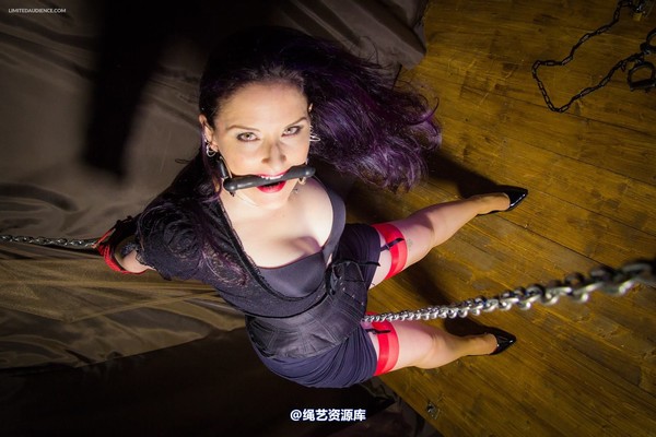 limitedaudience - 2014 caroline pierce chain gauntlet 第 14 张图片