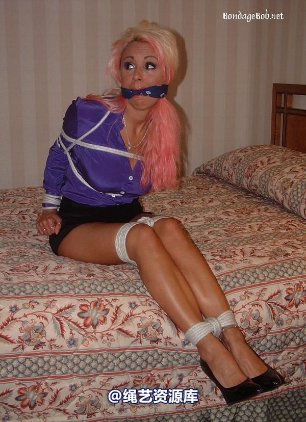 bondagebob - Stacy Burke Hotel room bound 第 14 张图片
