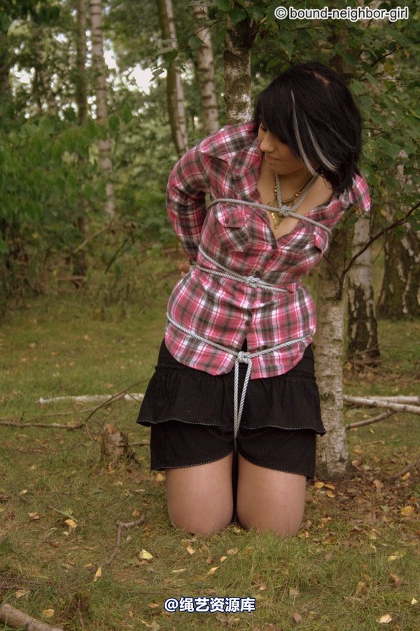 bound-neighbor-girl - Nadine - Adventure in the woods part 2 第 55 张图片