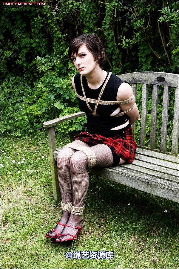limitedaudience - 2008 ellie west bench bound wench 2 第 36 张图片