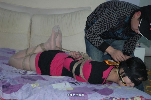 唯美之家 - 2010-12-29雪儿挣扎逃脱。 第 125 张图片